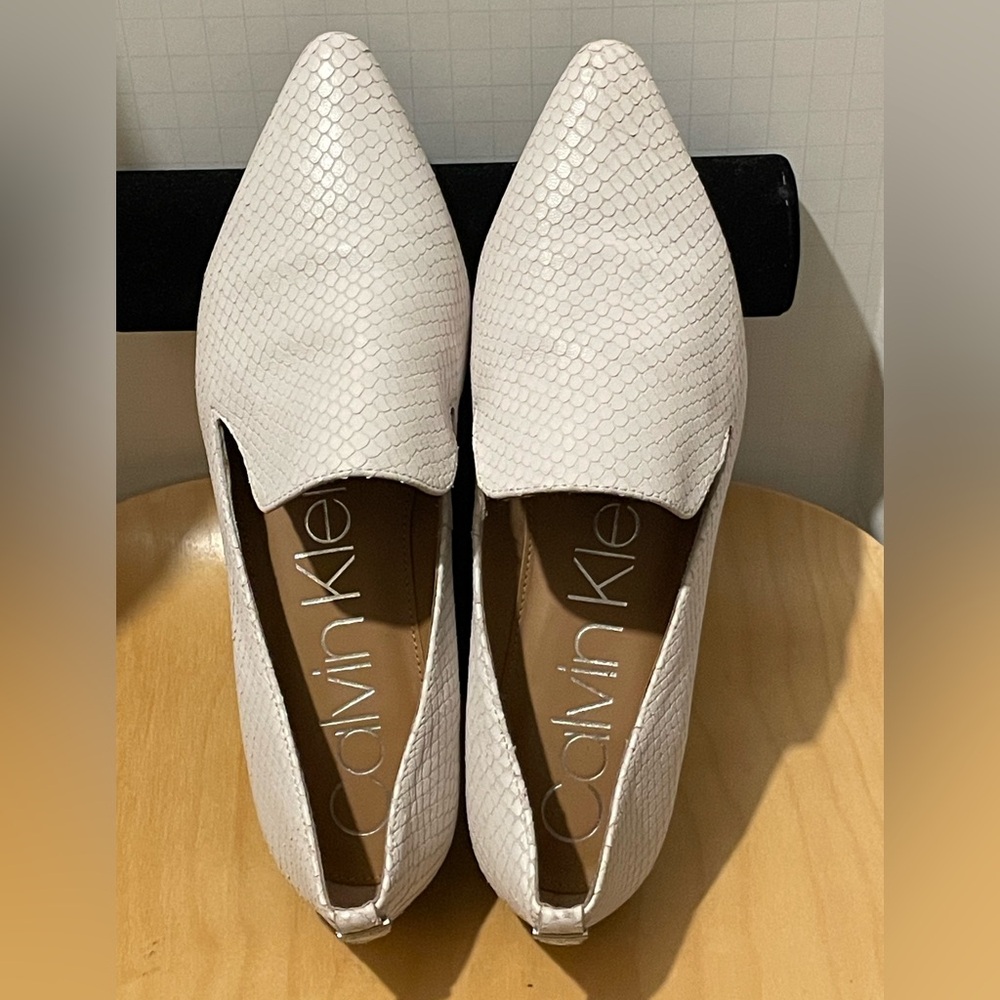 Calvin Klein Textured Leather Flats - Off White - Size 7 - Like New
